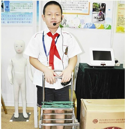 8 year old student invented multi-function shopping cart